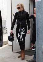 Madonna out and about in Los Angeles - 17 April 2014 (23)