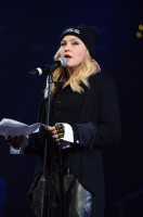 Madonna attends Amnesty International's Bringing Human Rights Home concert - 5 February 2014 (15)