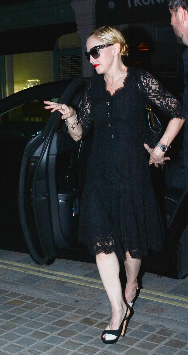 20140720-pictures-madonna-chiltern-fireh