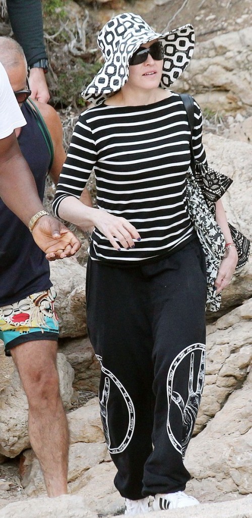 Madonna out and about in Ibiza - 20 August 2014 - Pictures (3)