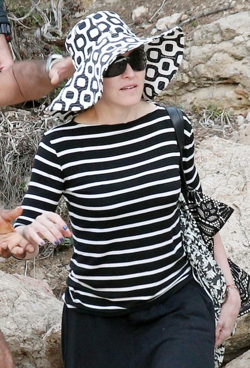 Madonna out and about in Ibiza - 20 August 2014 - Pictures (5)