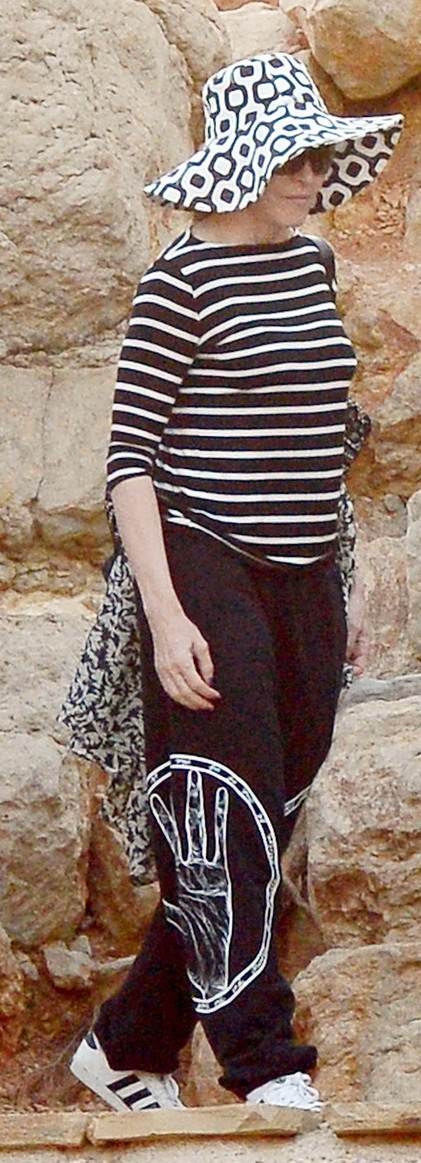 Madonna out and about in Ibiza - 20 August 2014 - Pictures (6)
