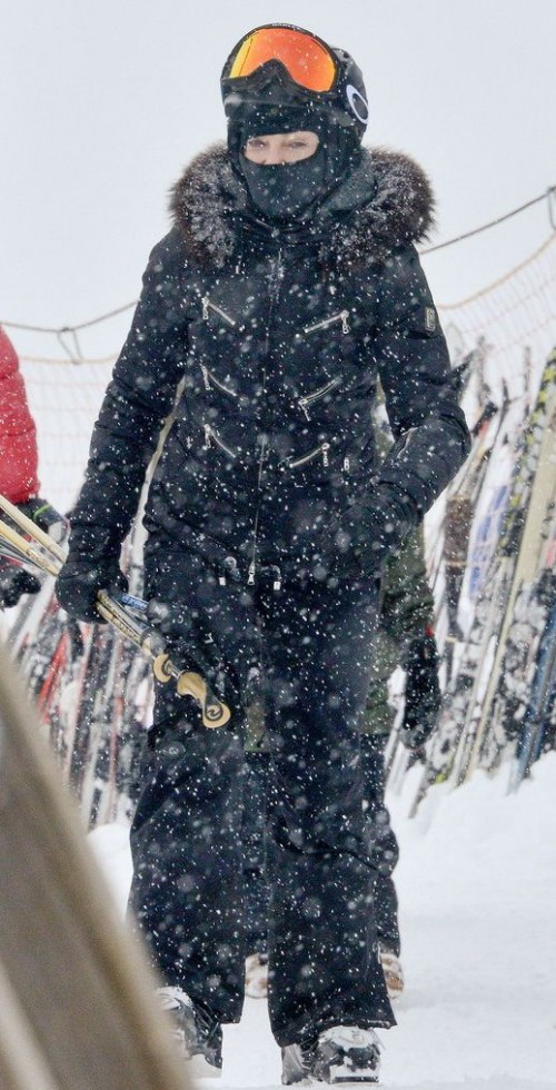 Madonna spotted skiing in Gstaad, Switzerland - 30 December 2014 (1)