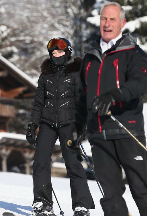 Madonna spotted skiing in Gstaad, Switzerland - 31 December 2014 (7)