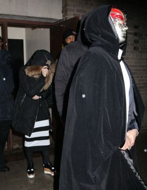 Madonna celebrating Purim in New York - March 2015 - Pictures (10)