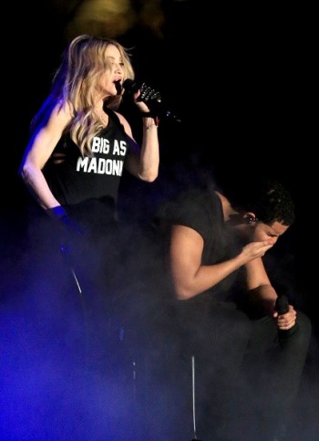 Madonna kisses Drake during surprise Coachella appearance - 12 April 2015 (5)