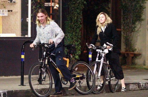 Madonna out and about in Los Angeles - 27 October 2015 - Pictures (1)