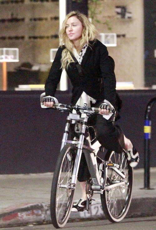 Madonna out and about in Los Angeles - 27 October 2015 - Pictures (3)