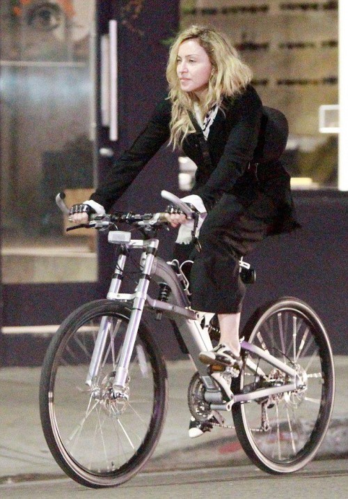 Madonna out and about in Los Angeles - 27 October 2015 - Pictures (9)