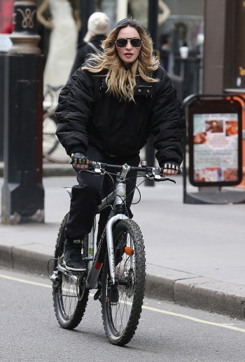 Madonna out and about in London - 17 and 18 April 2016 - Pictures (1)