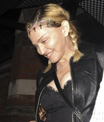 Madonna out and about in London - 30 June 2016 - Pictures (4)