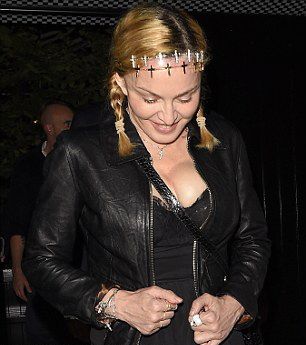 Madonna out and about in London - 30 June 2016 - Pictures (7)