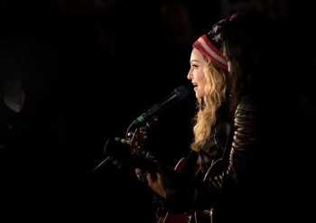 Madonna performs 5 acoustic songs at Washington Square Park  New York (3)