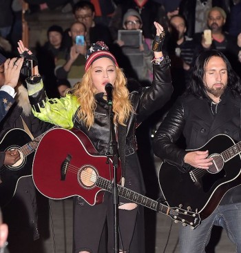 Madonna performs 5 acoustic songs at Washington Square Park  New York (6)