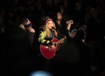 Madonna performs 5 acoustic songs at Washington Square Park  New York (8)