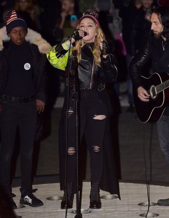 Madonna performs 5 acoustic songs at Washington Square Park  New York (9)
