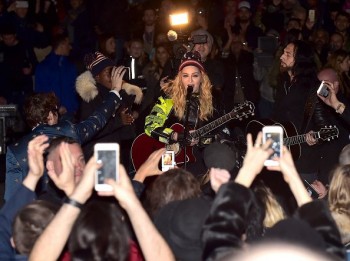 Madonna performs 5 acoustic songs at Washington Square Park  New York (15)