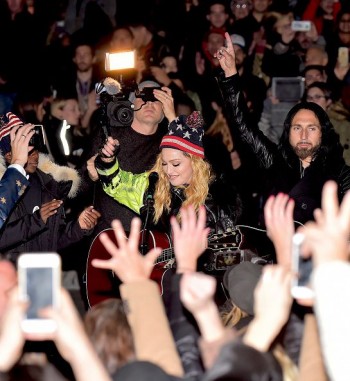 Madonna performs 5 acoustic songs at Washington Square Park  New York (21)