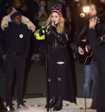 Madonna performs 5 acoustic songs at Washington Square Park  New York (23)