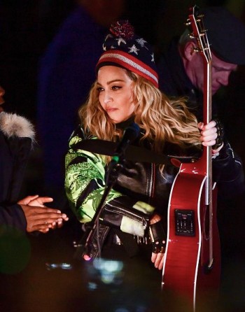 Madonna performs 5 acoustic songs at Washington Square Park  New York (38)