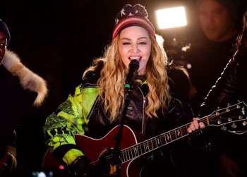 Madonna performs 5 acoustic songs at Washington Square Park  New York (48)