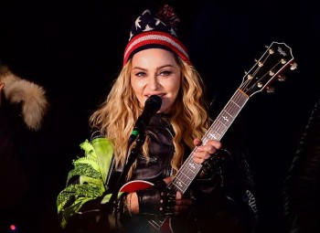 Madonna performs 5 acoustic songs at Washington Square Park  New York (50)