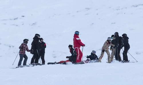 Madonna skiing in Verbier, Switzerland - 29 December 2016 - Pictures (6)