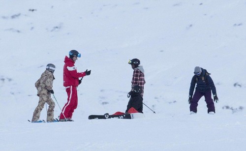 Madonna skiing in Verbier, Switzerland - 29 December 2016 - Pictures (8)