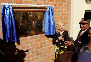 Madonna attends The Mercy James Centre opening in Blantyre, Malawi 11 July 2017 (9)