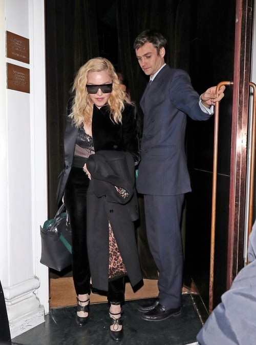 Madonna out and about in London - 29 November 2018 (9)