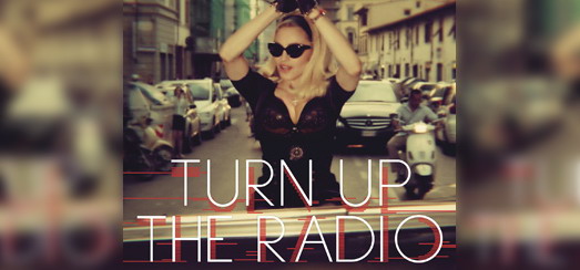 La couverture du single « Turn up the Radio » révélée!!!