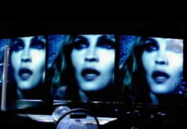 VIDEO - Sticky & Sweet Tour Lisbon - Die Another Day [by Zack] 02