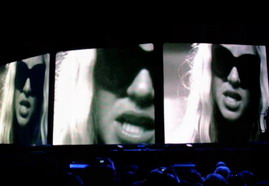 VIDEO - Sticky & Sweet Tour Paris - Human Nature Screens [by Zack] 02