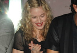 VIDEO - MADONNA AT THE VIP ROOM THEATER IN PARIS 02