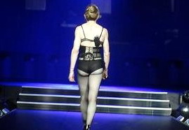 VIDEO - MDNA à l'Olympia [Original Broadcast] 02