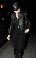 20110224-pictures-madonna-leaving-recording-studio-london-03