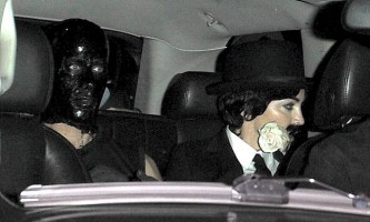 20110320-pictures-madonna-purim-charlie-chaplin-02