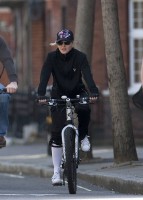 Madonna out and about in London - April 9th 2011 (14)