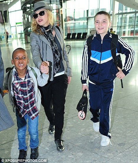 Madonna leaves london (july 2011)