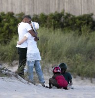 20110815-pictures-madonna-brahim-zaibat-beach-hamptons-03