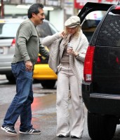 Madonna out and about in New York, 23 September 2011 (3)