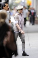 Madonna at the Kabbalah Centre in New York, 24 Septembre 2011 - Update 01 (6)