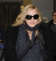 Madonna arrives at JFK airport on her way to London, 21 October 2011 (2)
