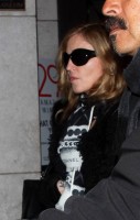 Madonna, kids and Steven Klein at Kabbalah Centre, New York - 28 October 2011 (7)