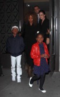 Madonna, kids and Steven Klein at Kabbalah Centre, New York - 28 October 2011 (9)