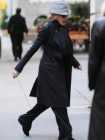 Madonna at the Kabbalah Centre in New York, 5 November 2011 (3)