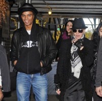 Madonna at the Kabbalah Centre, New York - 11 12 November 2011 (1)