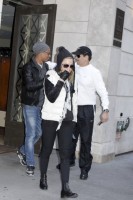 Madonna at the Kabbalah Centre in New York, 7 January 2012 (6)