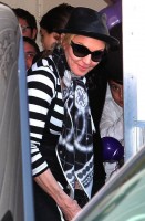 Madonna at the Kabbalah Centre, 25 February 2012 (2)