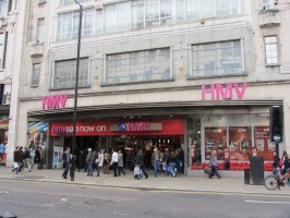 MDNA release party in the UK - HMV (33)